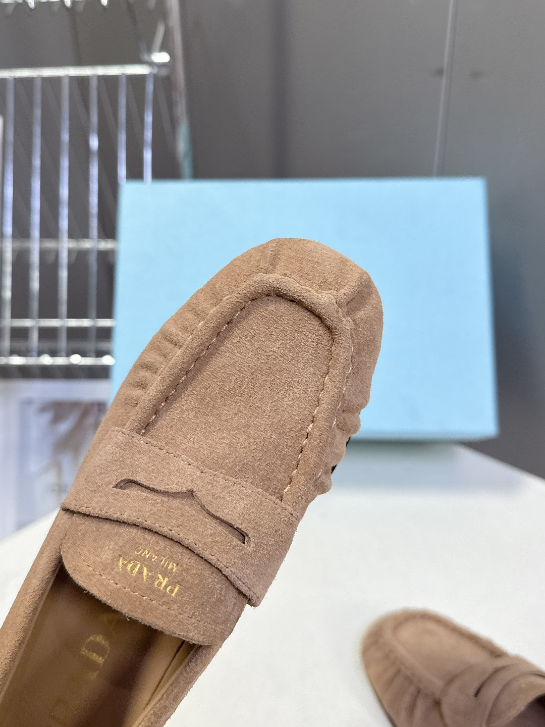 PRADA普拉达2026春夏最新款乐福鞋超多明星网红种草 今年超火的褶皱乐福鞋 柔软细腻 复古又优雅 穿