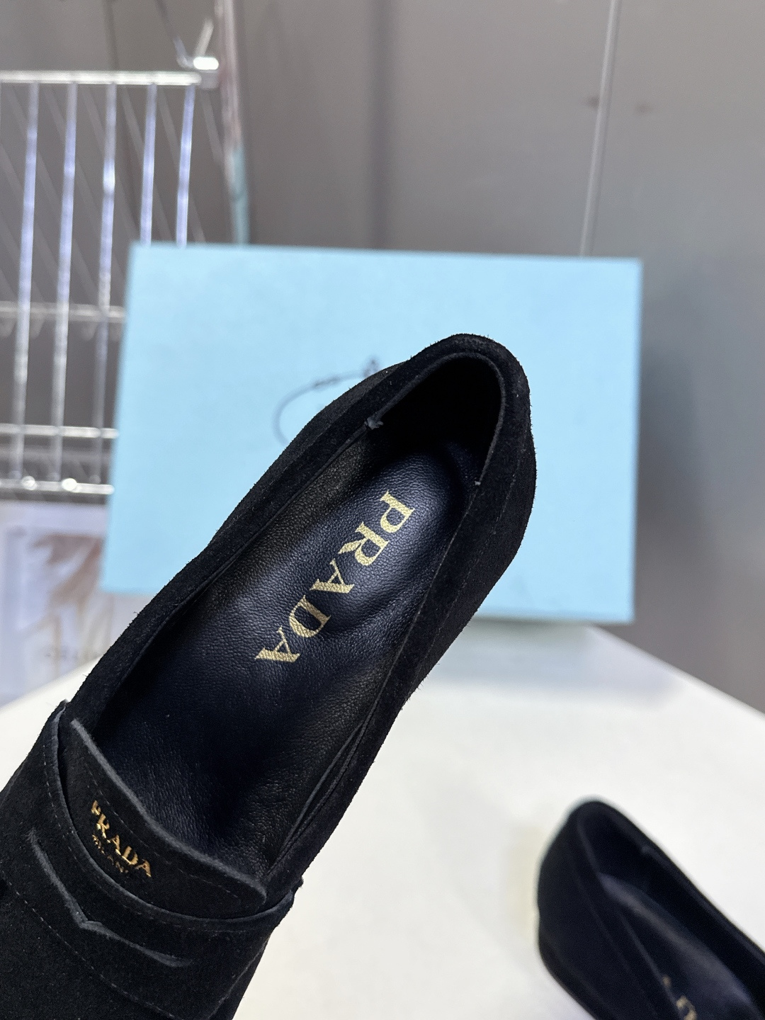 PRADA普拉达2026春夏最新款乐福鞋超多明星网红种草 今年超火的褶皱乐福鞋 柔软细腻 复古又优雅 穿