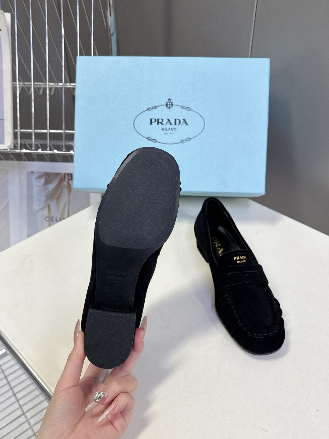 PRADA普拉达2026春夏最新款乐福鞋超多明星网红种草 今年超火的褶皱乐福鞋 柔软细腻 复古又优雅 穿