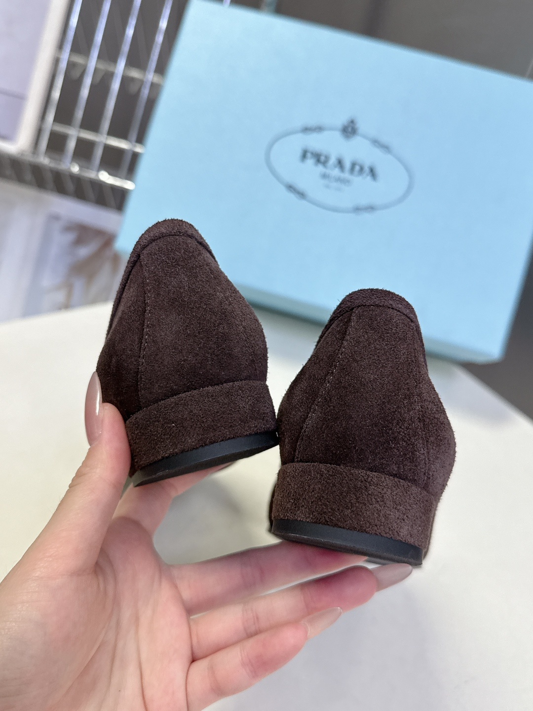 PRADA普拉达2026春夏最新款乐福鞋超多明星网红种草 今年超火的褶皱乐福鞋 柔软细腻 复古又优雅 穿