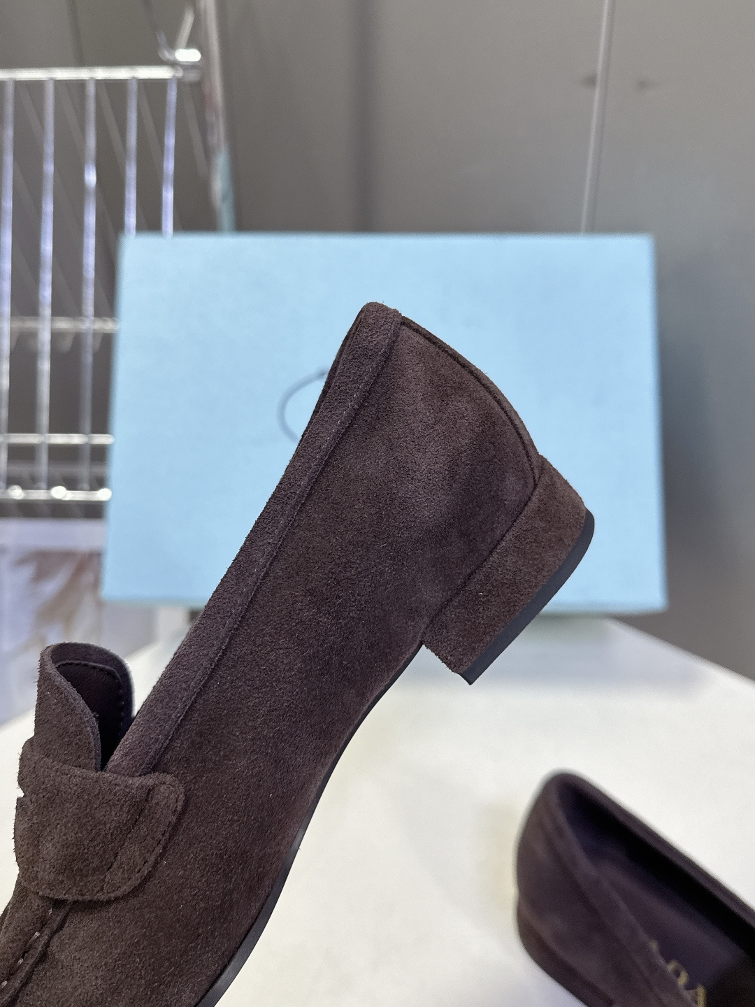 PRADA普拉达2026春夏最新款乐福鞋超多明星网红种草 今年超火的褶皱乐福鞋 柔软细腻 复古又优雅 穿