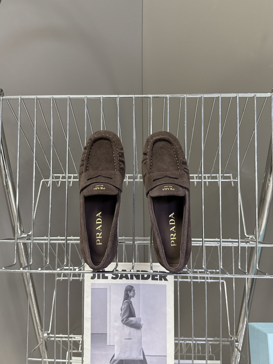 PRADA普拉达2026春夏最新款乐福鞋超多明星网红种草 今年超火的褶皱乐福鞋 柔软细腻 复古又优雅 穿