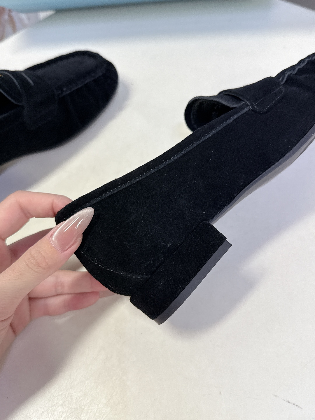 PRADA普拉达2026春夏最新款乐福鞋超多明星网红种草 今年超火的褶皱乐福鞋 柔软细腻 复古又优雅 穿