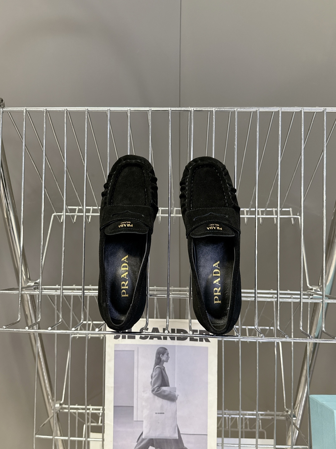 PRADA普拉达2026春夏最新款乐福鞋超多明星网红种草 今年超火的褶皱乐福鞋 柔软细腻 复古又优雅 穿