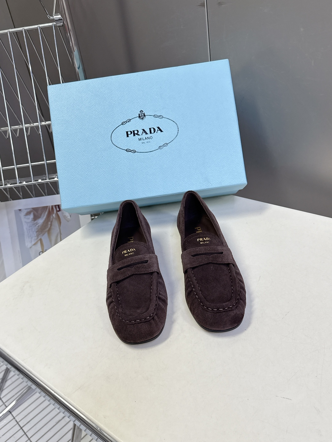 PRADA普拉达2026春夏最新款乐福鞋超多明星网红种草 今年超火的褶皱乐福鞋 柔软细腻 复古又优雅 穿