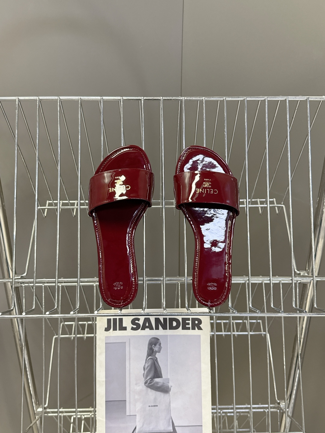 CELINE思琳代级别 春夏新品凯旋门复古罗马拖鞋 进出专柜无压力，重工版，拒绝一眼假low货 超多明星