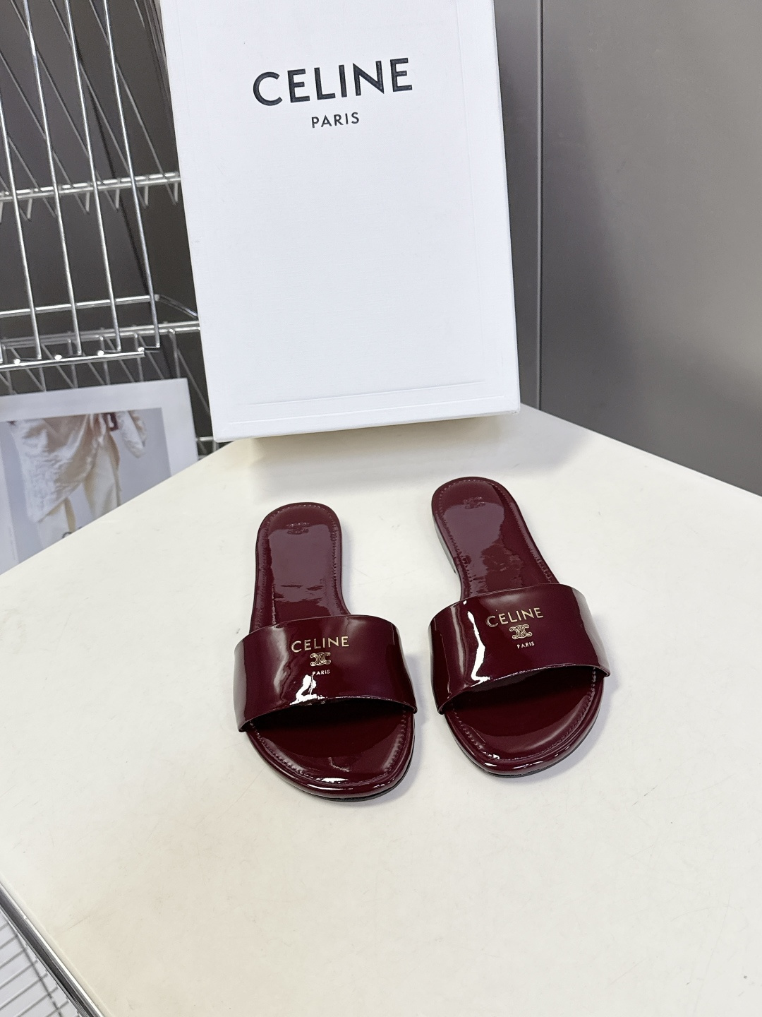 CELINE思琳代级别 春夏新品凯旋门复古罗马拖鞋 进出专柜无压力，重工版，拒绝一眼假low货 超多明星