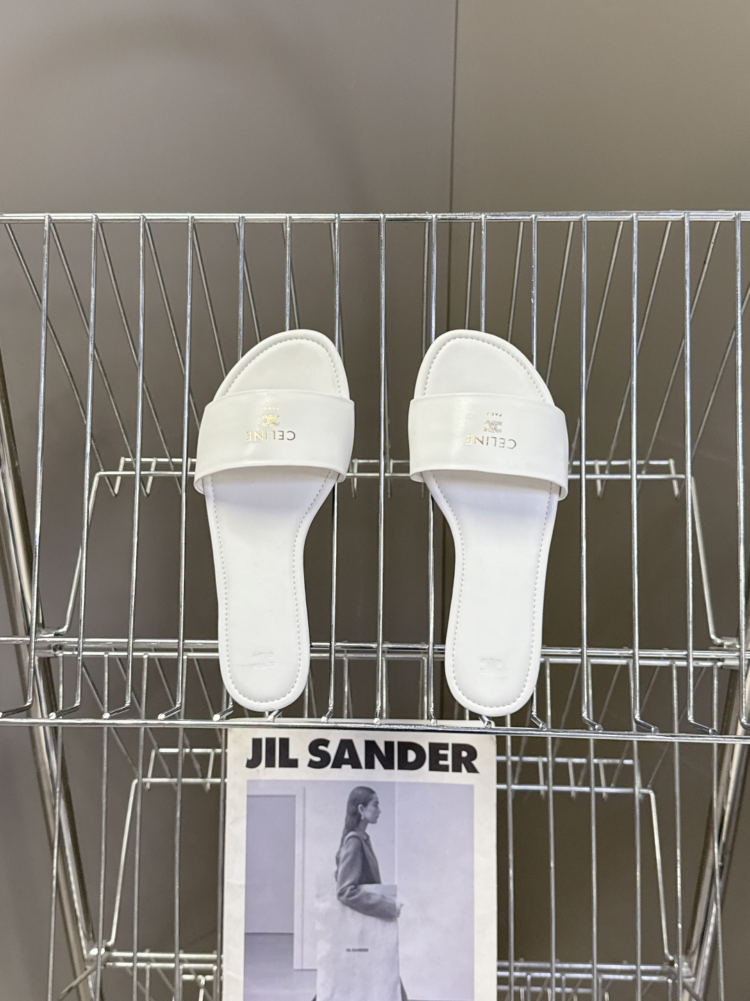 CELINE思琳代级别 春夏新品凯旋门复古罗马拖鞋 进出专柜无压力，重工版，拒绝一眼假low货 超多明星