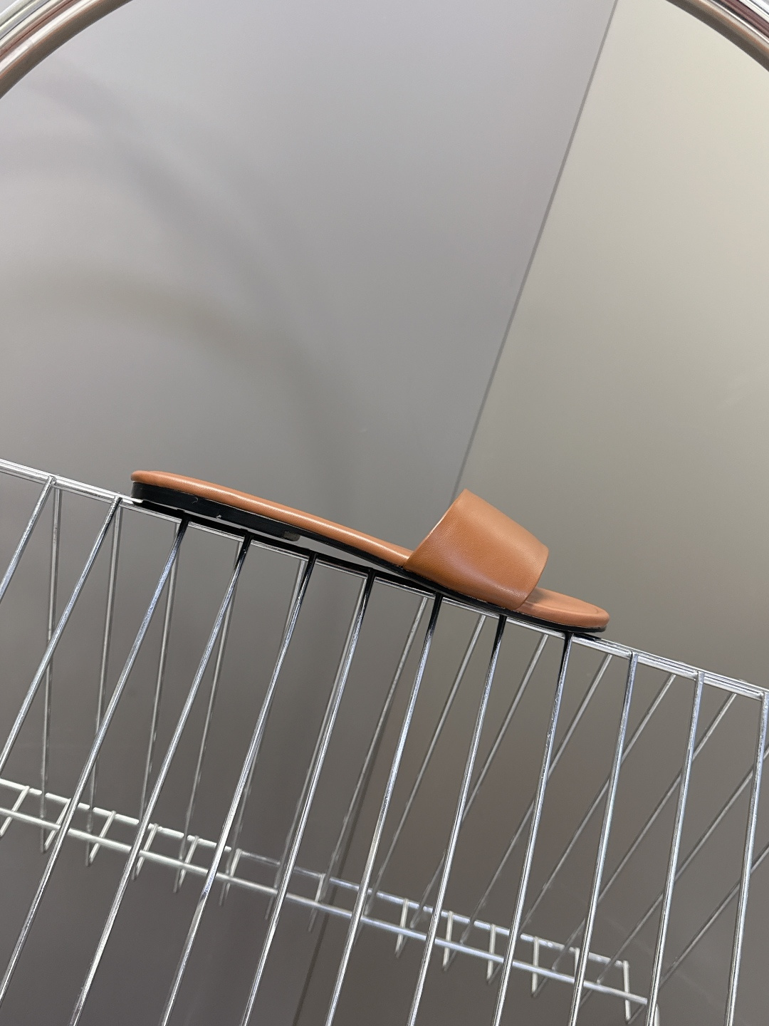 CELINE思琳代级别 春夏新品凯旋门复古罗马拖鞋 进出专柜无压力，重工版，拒绝一眼假low货 超多明星