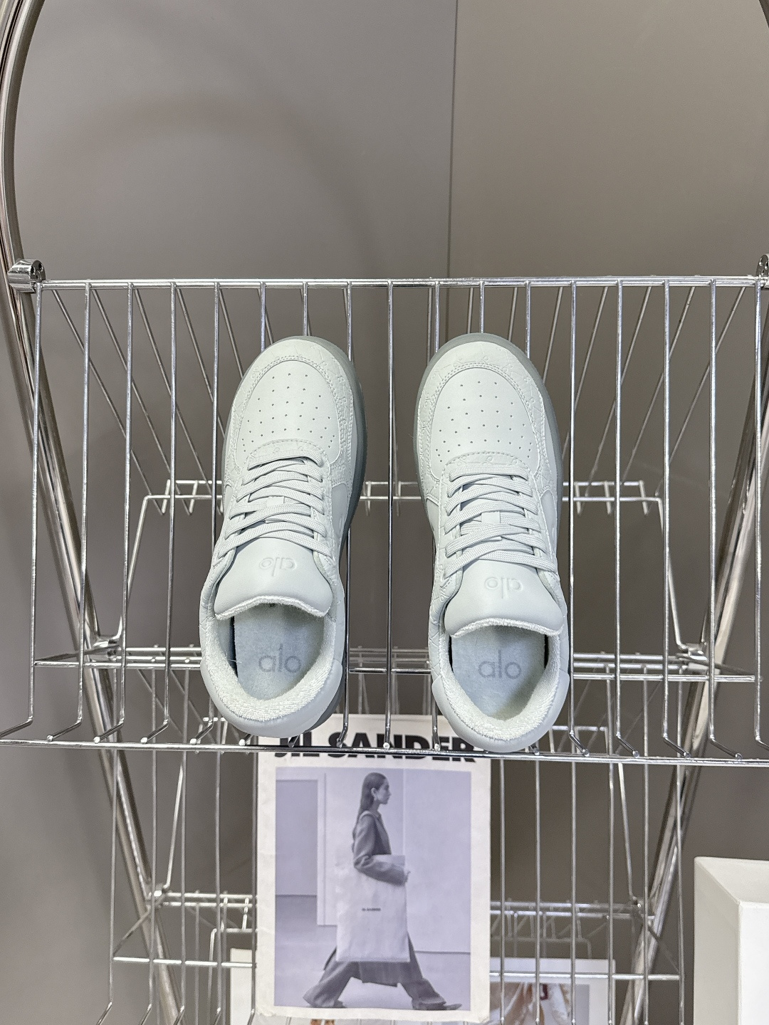 alo2026春夏新款拼色小白鞋厚底舒适休闲鞋 今天超级🔥的品牌 好多明星网红种草 上脚非常轻便套上袜套