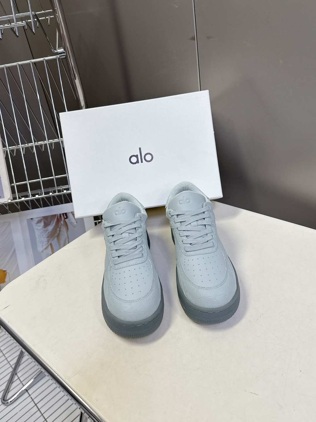 alo2026春夏新款拼色小白鞋厚底舒适休闲鞋 今天超级🔥的品牌 好多明星网红种草 上脚非常轻便套上袜套