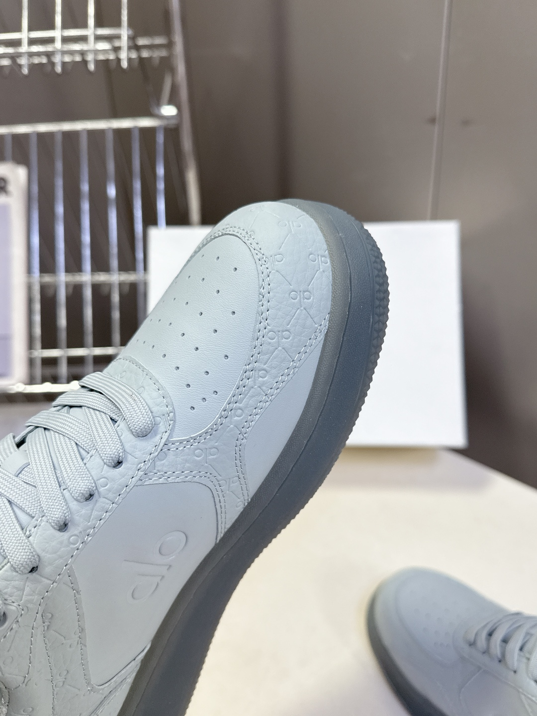 alo2026春夏新款拼色小白鞋厚底舒适休闲鞋 今天超级🔥的品牌 好多明星网红种草 上脚非常轻便套上袜套