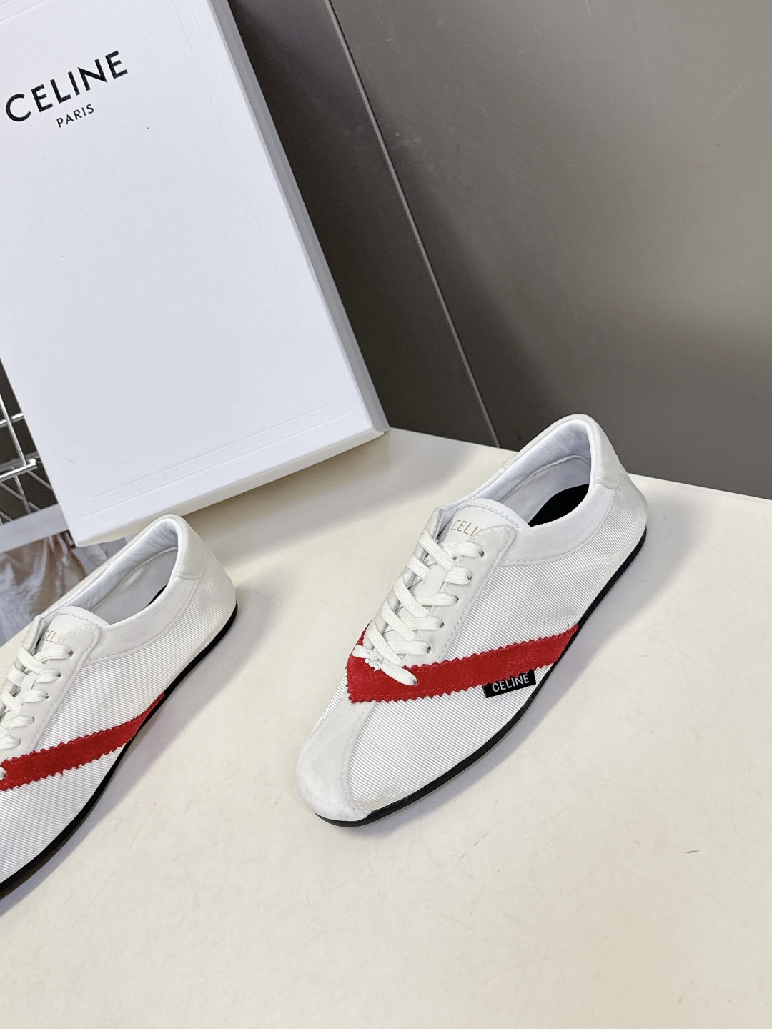 CELINE思琳2026春夏最新款芭蕾舞鞋 德训鞋 超多明星网红种草 FLAT设计灵感源于与芭蕾舞鞋 独