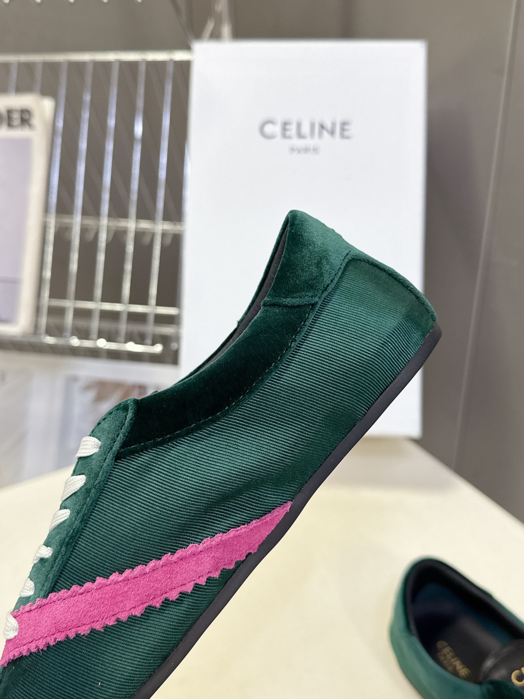 CELINE思琳2026春夏最新款芭蕾舞鞋 德训鞋 超多明星网红种草 FLAT设计灵感源于与芭蕾舞鞋 独