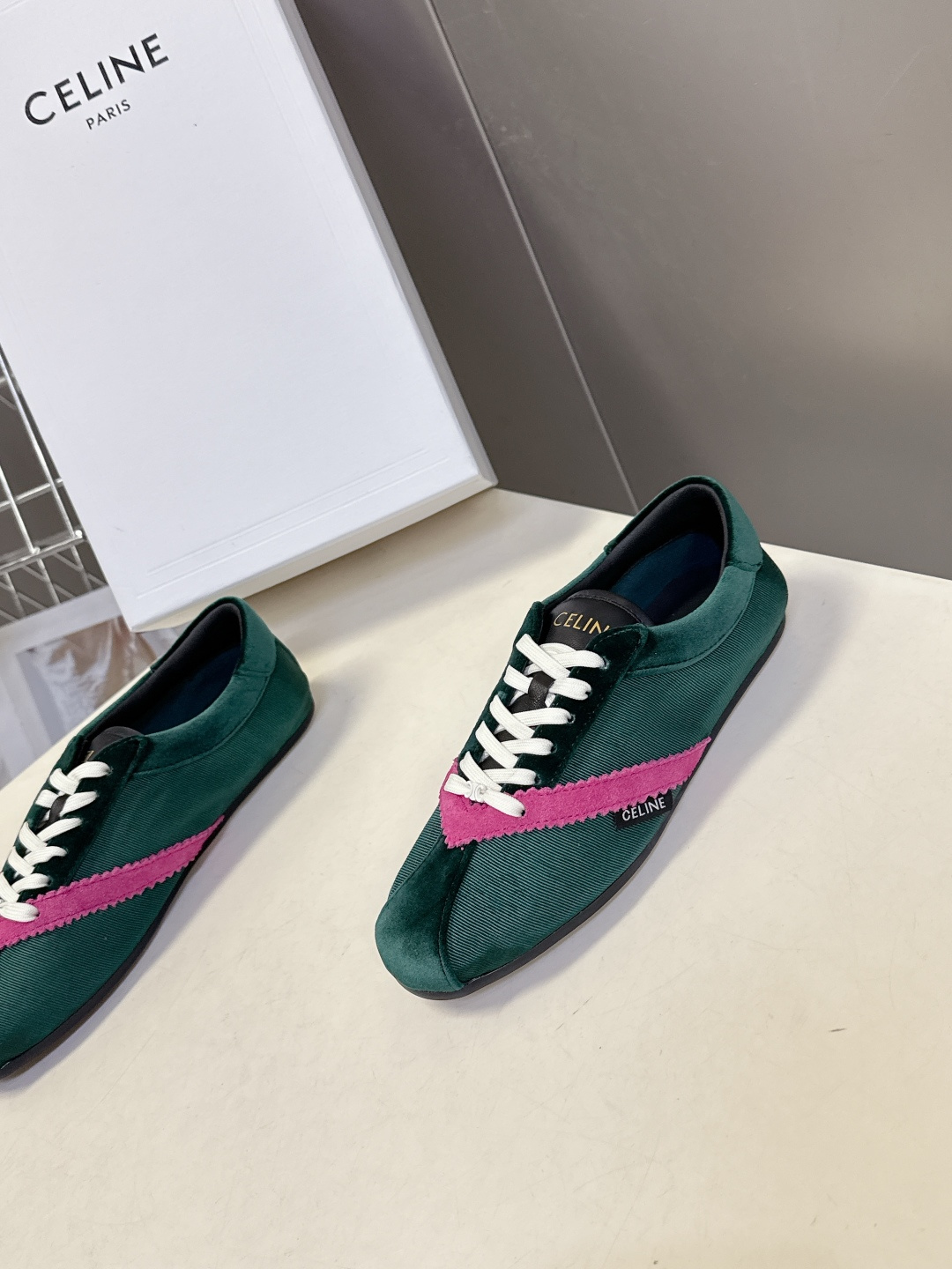 CELINE思琳2026春夏最新款芭蕾舞鞋 德训鞋 超多明星网红种草 FLAT设计灵感源于与芭蕾舞鞋 独