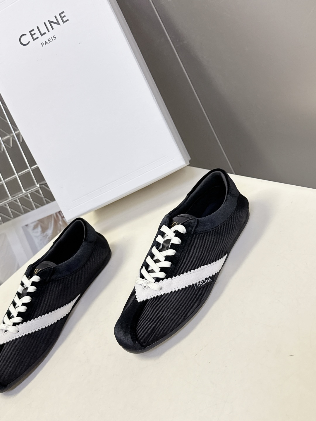 CELINE思琳2026春夏最新款芭蕾舞鞋 德训鞋 超多明星网红种草 FLAT设计灵感源于与芭蕾舞鞋 独