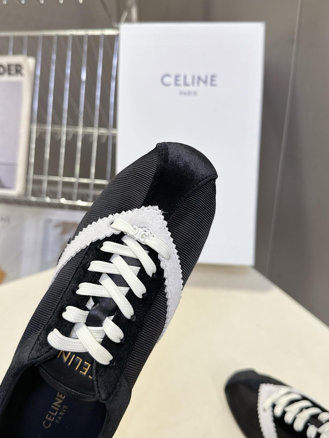 CELINE思琳2026春夏最新款芭蕾舞鞋 德训鞋 超多明星网红种草 FLAT设计灵感源于与芭蕾舞鞋 独