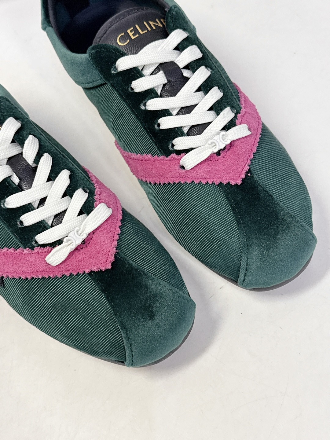 CELINE思琳2026春夏最新款芭蕾舞鞋 德训鞋 超多明星网红种草 FLAT设计灵感源于与芭蕾舞鞋 独