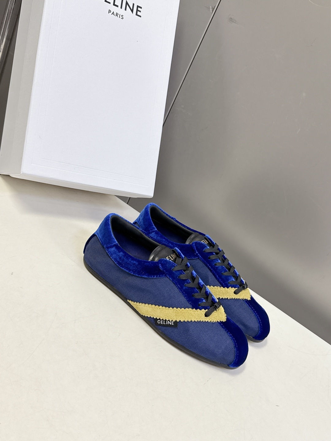 CELINE思琳2026春夏最新款芭蕾舞鞋 德训鞋 超多明星网红种草 FLAT设计灵感源于与芭蕾舞鞋 独