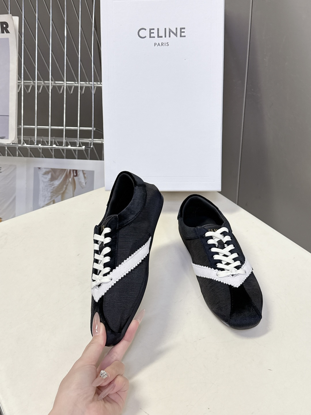 CELINE思琳2026春夏最新款芭蕾舞鞋 德训鞋 超多明星网红种草 FLAT设计灵感源于与芭蕾舞鞋 独