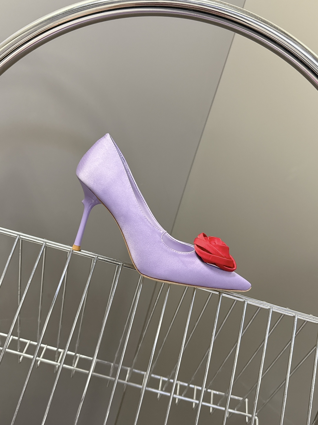 Roger Vivier罗杰·维维亚2026春夏最新款时装鞋超多明星网红种草 经典的尖头设计 玫瑰花扣装