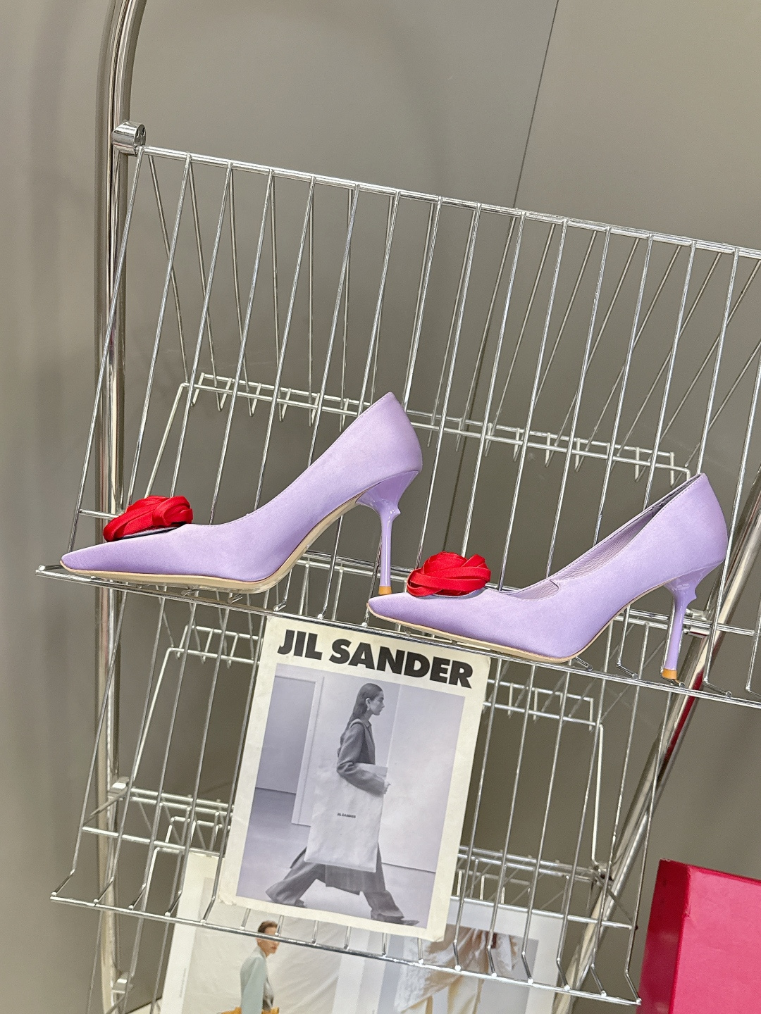 Roger Vivier罗杰·维维亚2026春夏最新款时装鞋超多明星网红种草 经典的尖头设计 玫瑰花扣装