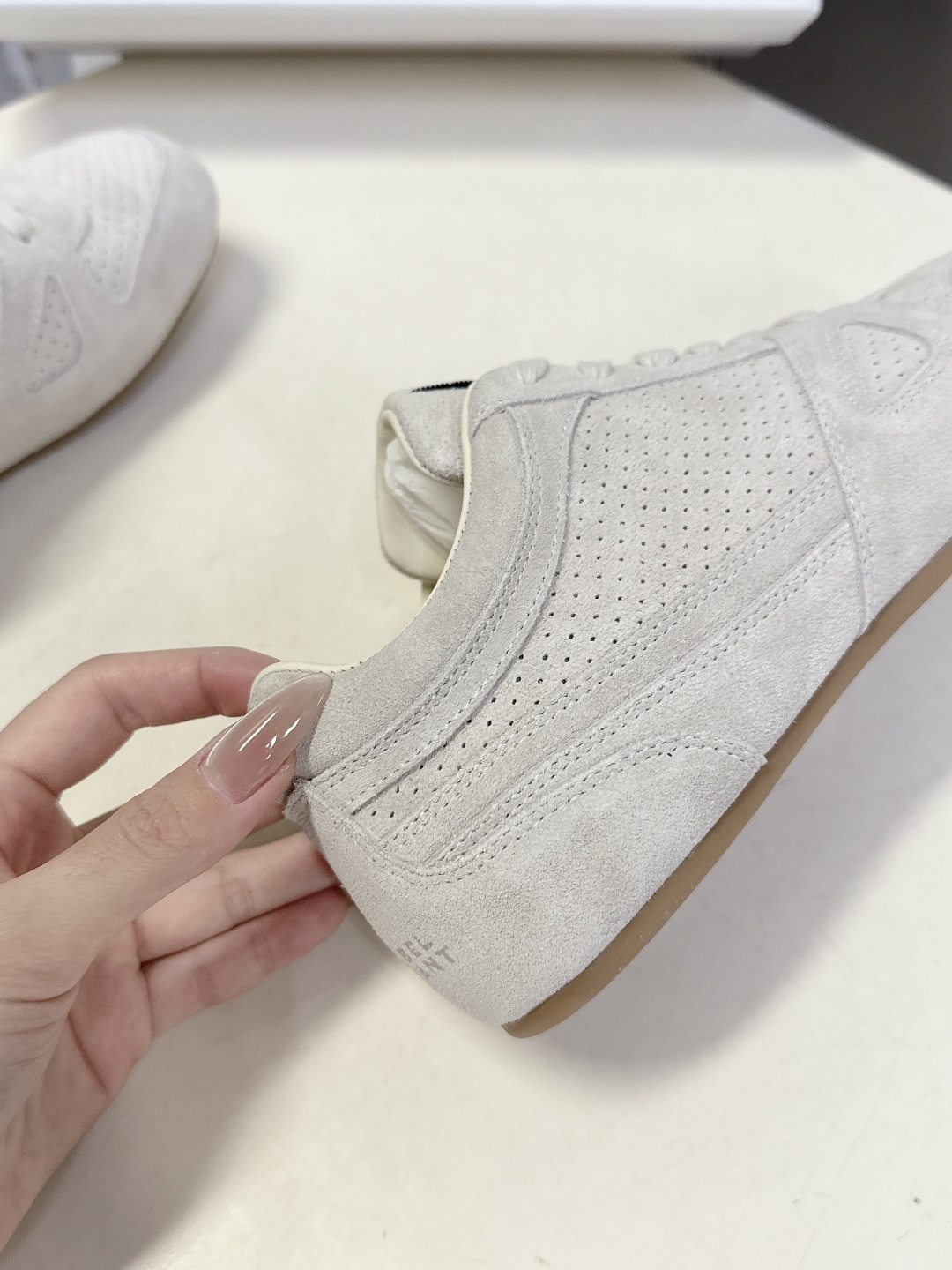 ISABEL MARANT 伊莎贝尔春夏最新款休闲鞋 德训鞋 超多明星网红博主热推款 一双简单又不失高级