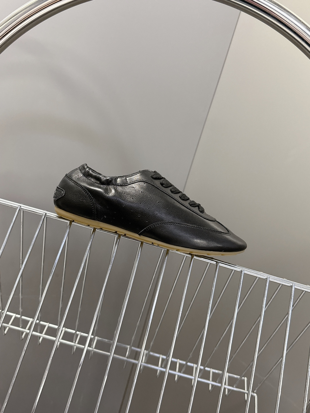 SAINT LAURENT圣罗兰最新款休闲鞋 薄底鞋 超多明星时尚博主种草 朴彩英rose同款 简约的设