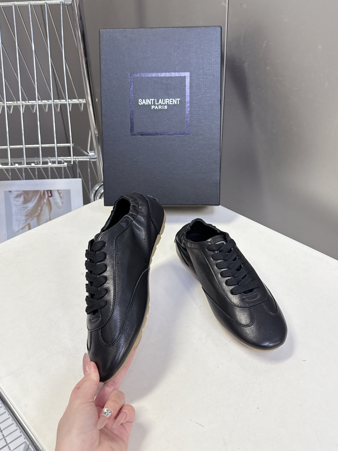 SAINT LAURENT圣罗兰最新款休闲鞋 薄底鞋 超多明星时尚博主种草 朴彩英rose同款 简约的设
