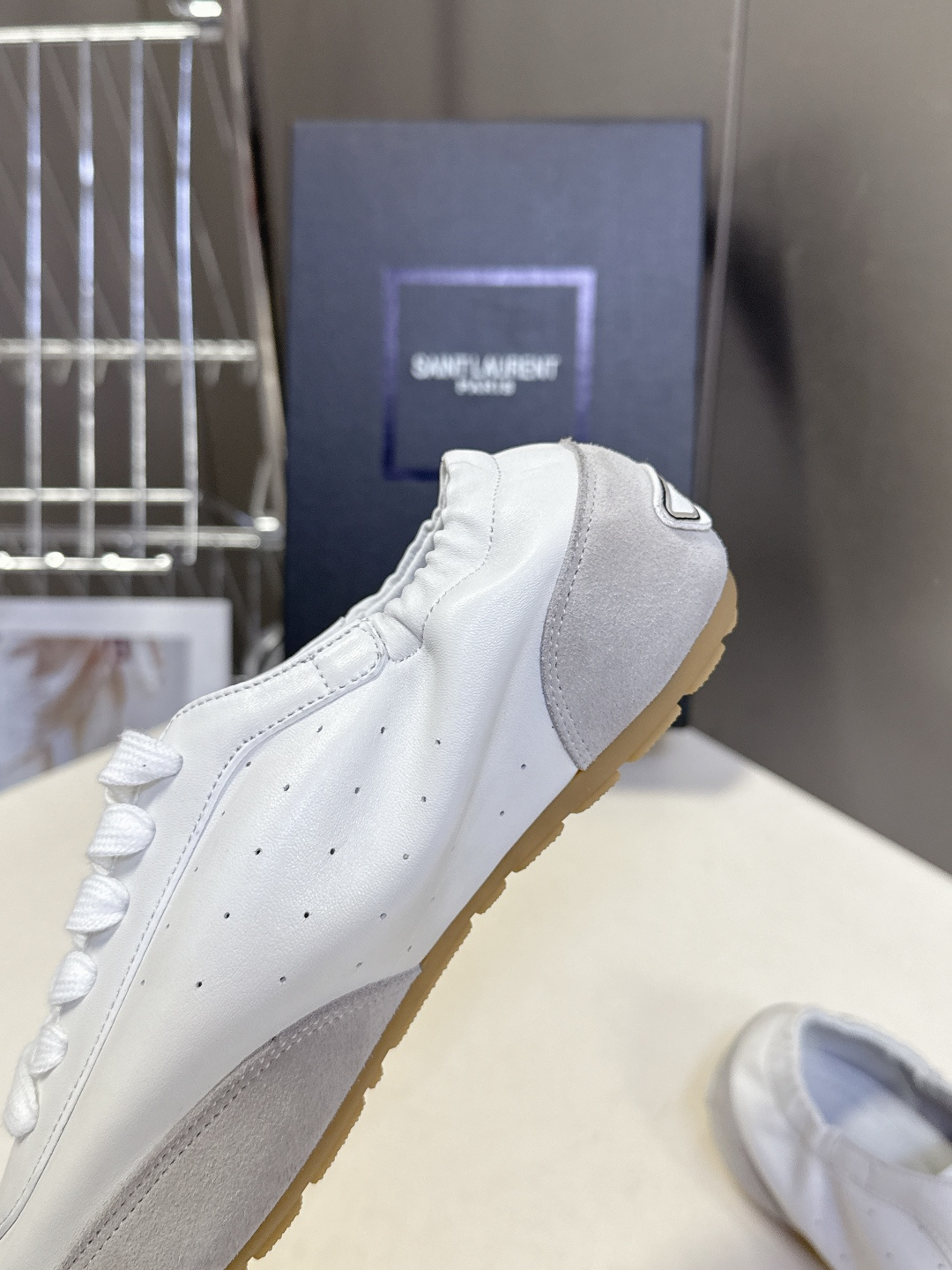 SAINT LAURENT圣罗兰最新款休闲鞋 薄底鞋 超多明星时尚博主种草 朴彩英rose同款 简约的设