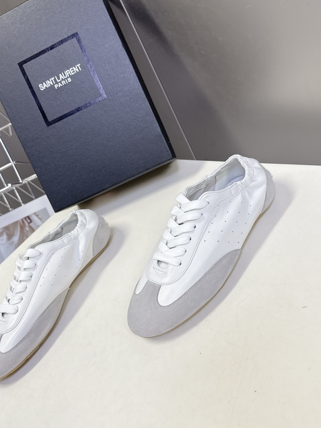 SAINT LAURENT圣罗兰最新款休闲鞋 薄底鞋 超多明星时尚博主种草 朴彩英rose同款 简约的设