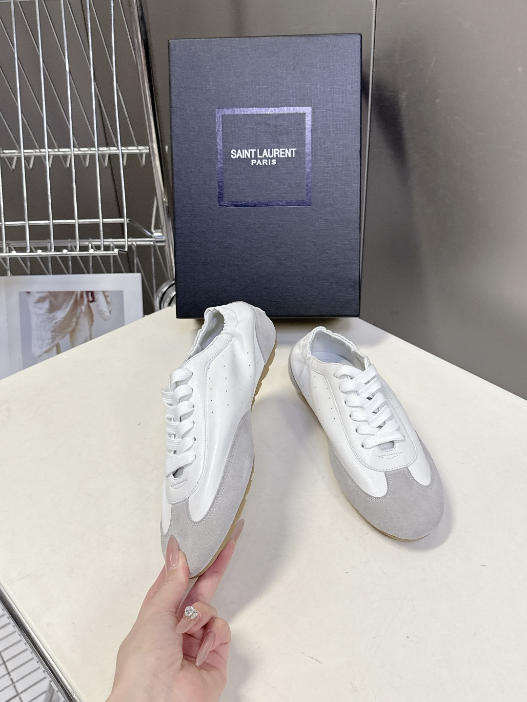 SAINT LAURENT圣罗兰最新款休闲鞋 薄底鞋 超多明星时尚博主种草 朴彩英rose同款 简约的设