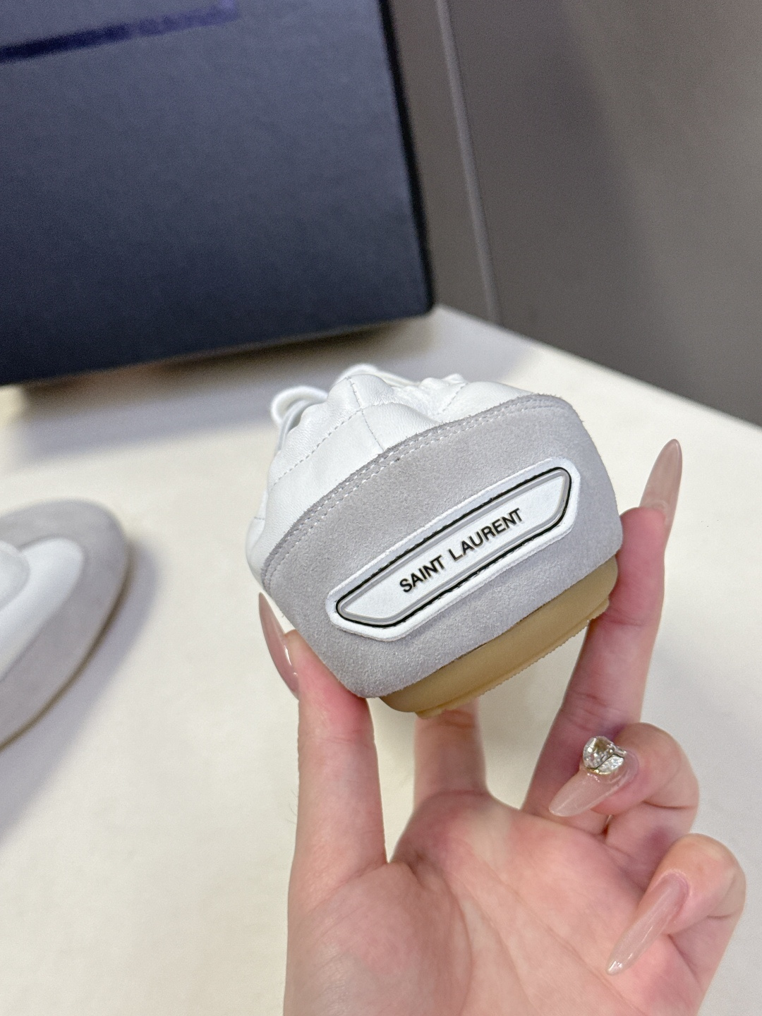 SAINT LAURENT圣罗兰最新款休闲鞋 薄底鞋 超多明星时尚博主种草 朴彩英rose同款 简约的设