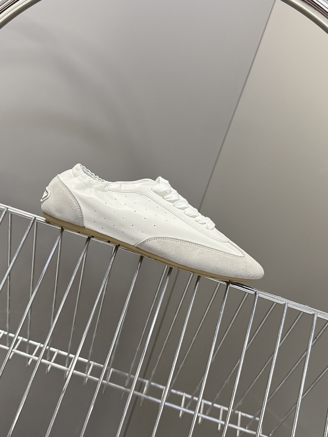 SAINT LAURENT圣罗兰最新款休闲鞋 薄底鞋 超多明星时尚博主种草 朴彩英rose同款 简约的设