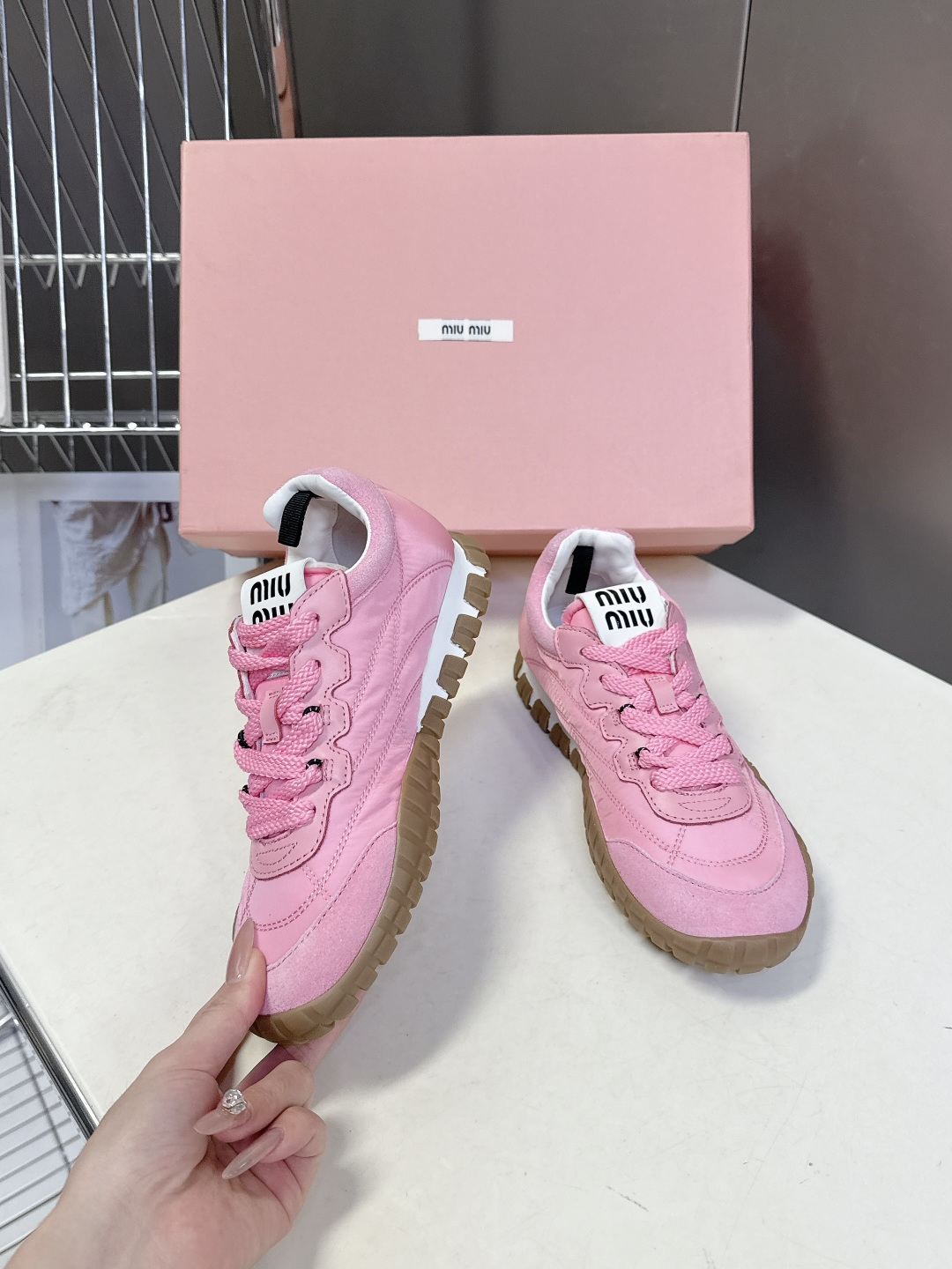 MiuMiu缪缪春夏秀款 饼干鞋 阿甘鞋休闲运动鞋专柜RMB9000购入开发 miumiu最新爆款 前卫