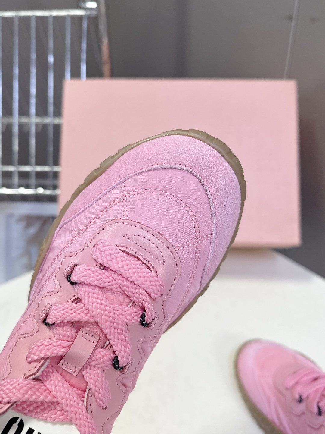 MiuMiu缪缪春夏秀款 饼干鞋 阿甘鞋休闲运动鞋专柜RMB9000购入开发 miumiu最新爆款 前卫