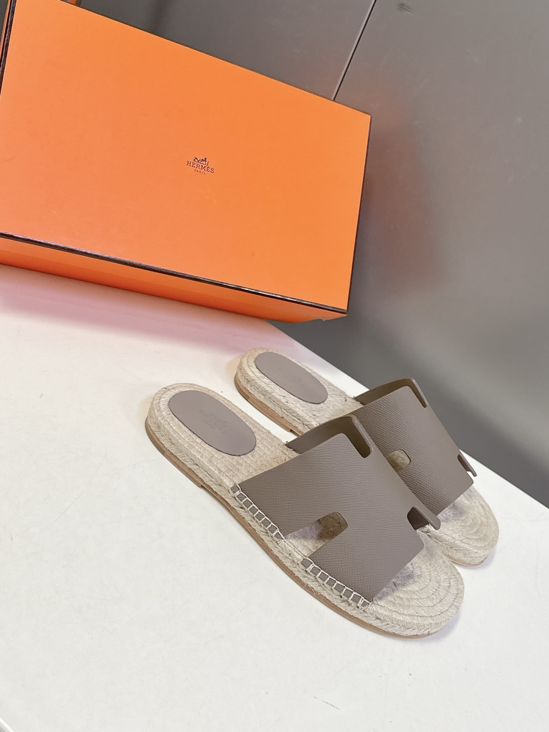 HERMES爱马仕春夏最新情侣款Antigua草编鞋 H拖鞋 超多明星网红种草 夏天必备 麂皮山羊皮草编