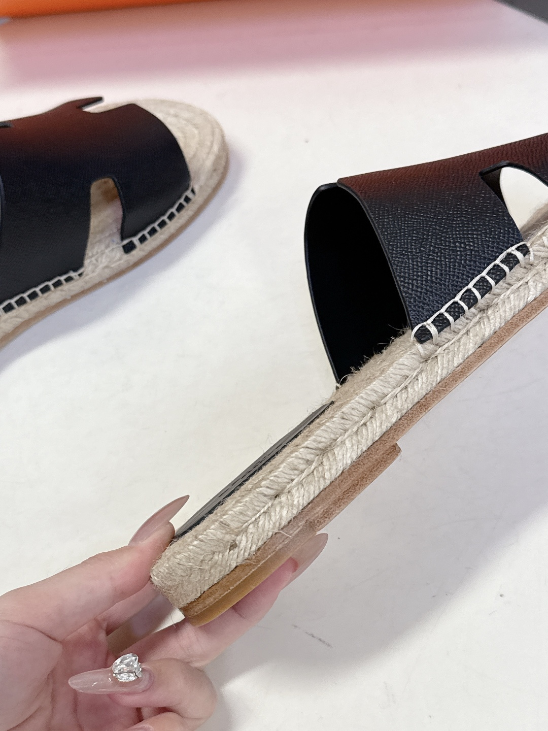 HERMES爱马仕春夏最新情侣款Antigua草编鞋 H拖鞋 超多明星网红种草 夏天必备 麂皮山羊皮草编