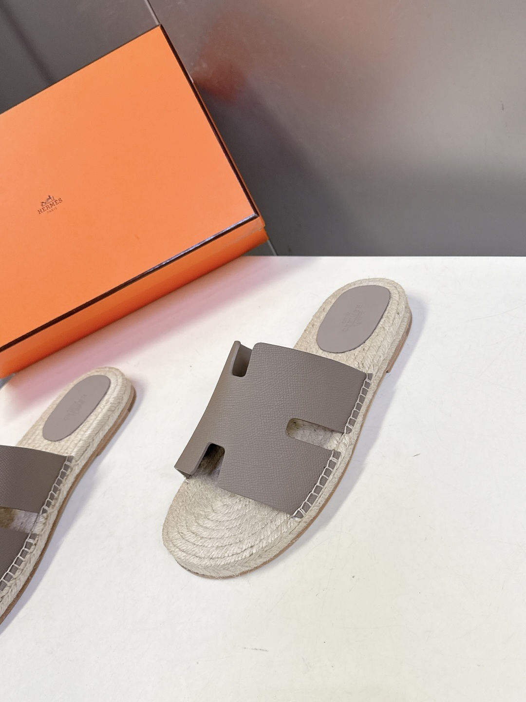 HERMES爱马仕春夏最新情侣款Antigua草编鞋 H拖鞋 超多明星网红种草 夏天必备 麂皮山羊皮草编