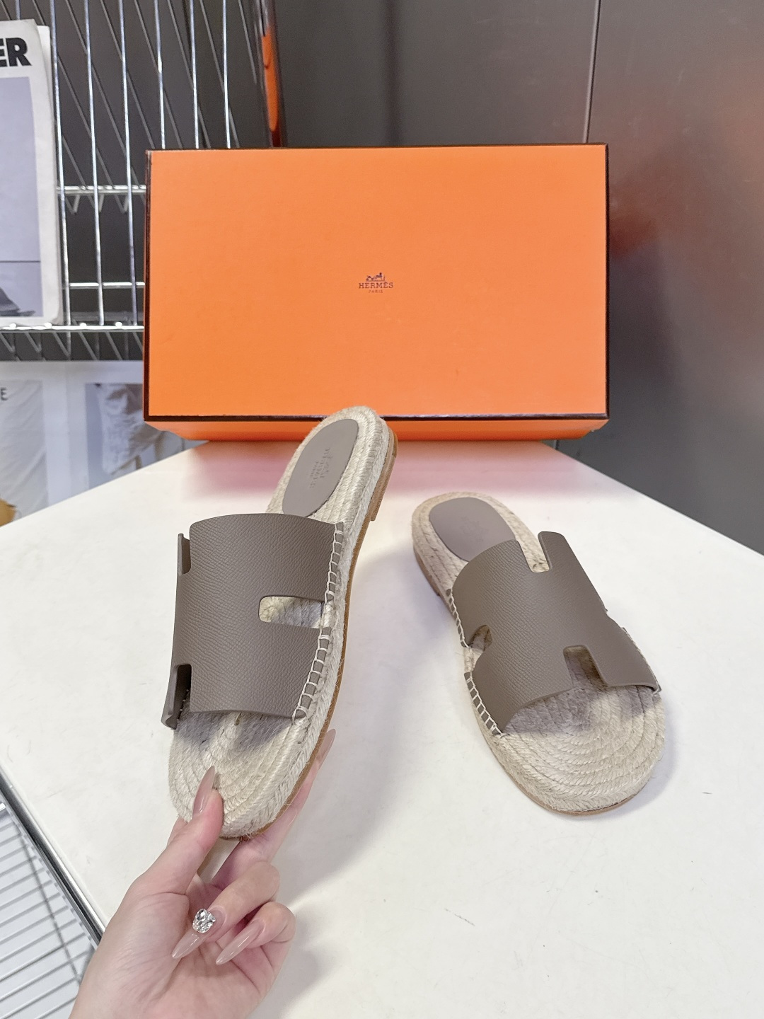 HERMES爱马仕春夏最新情侣款Antigua草编鞋 H拖鞋 超多明星网红种草 夏天必备 麂皮山羊皮草编