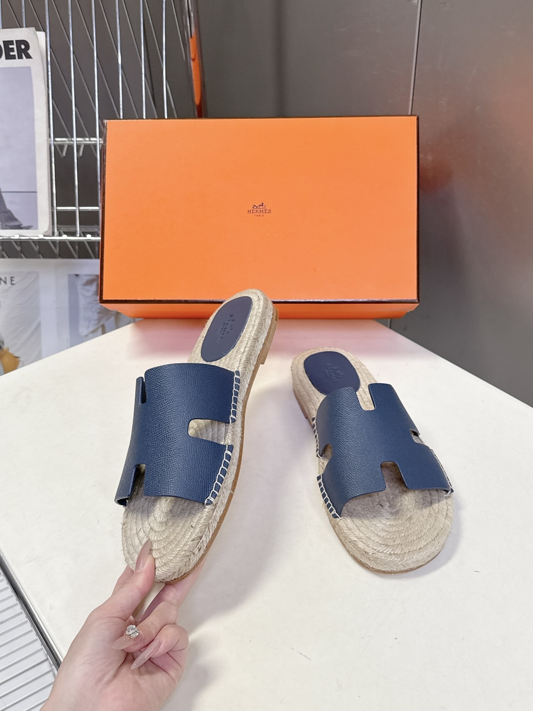 HERMES爱马仕春夏最新情侣款Antigua草编鞋 H拖鞋 超多明星网红种草 夏天必备 麂皮山羊皮草编