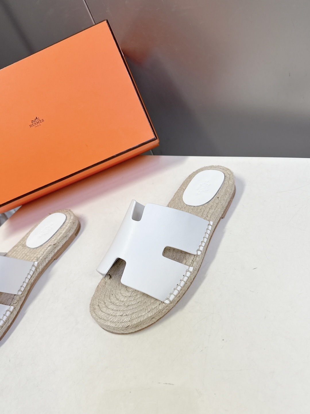 HERMES爱马仕春夏最新情侣款Antigua草编鞋 H拖鞋 超多明星网红种草 夏天必备 麂皮山羊皮草编