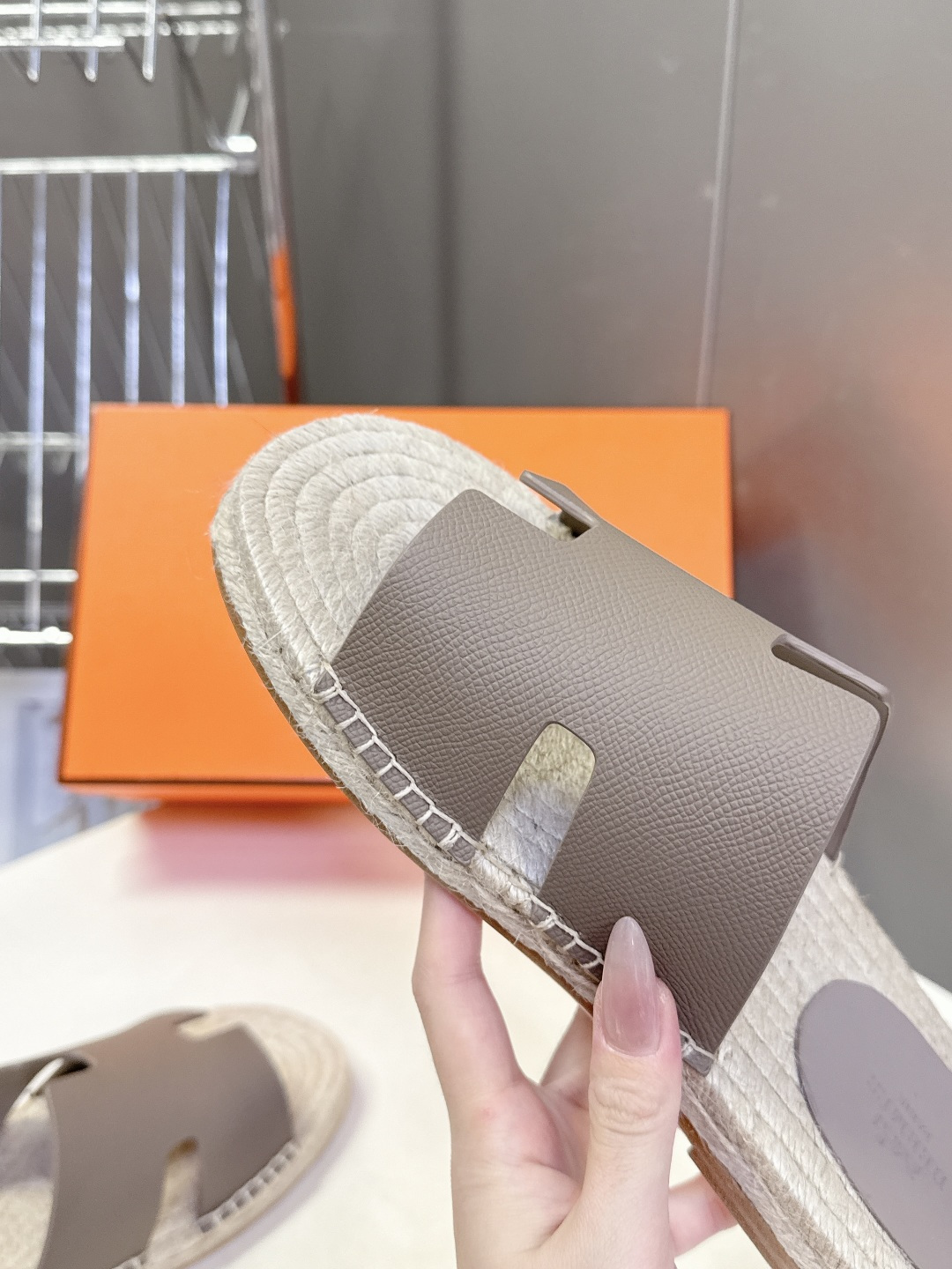 HERMES爱马仕春夏最新情侣款Antigua草编鞋 H拖鞋 超多明星网红种草 夏天必备 麂皮山羊皮草编