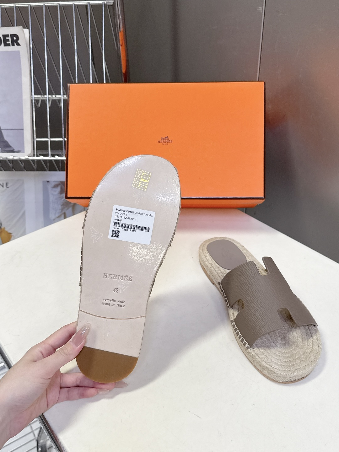 HERMES爱马仕春夏最新情侣款Antigua草编鞋 H拖鞋 超多明星网红种草 夏天必备 麂皮山羊皮草编