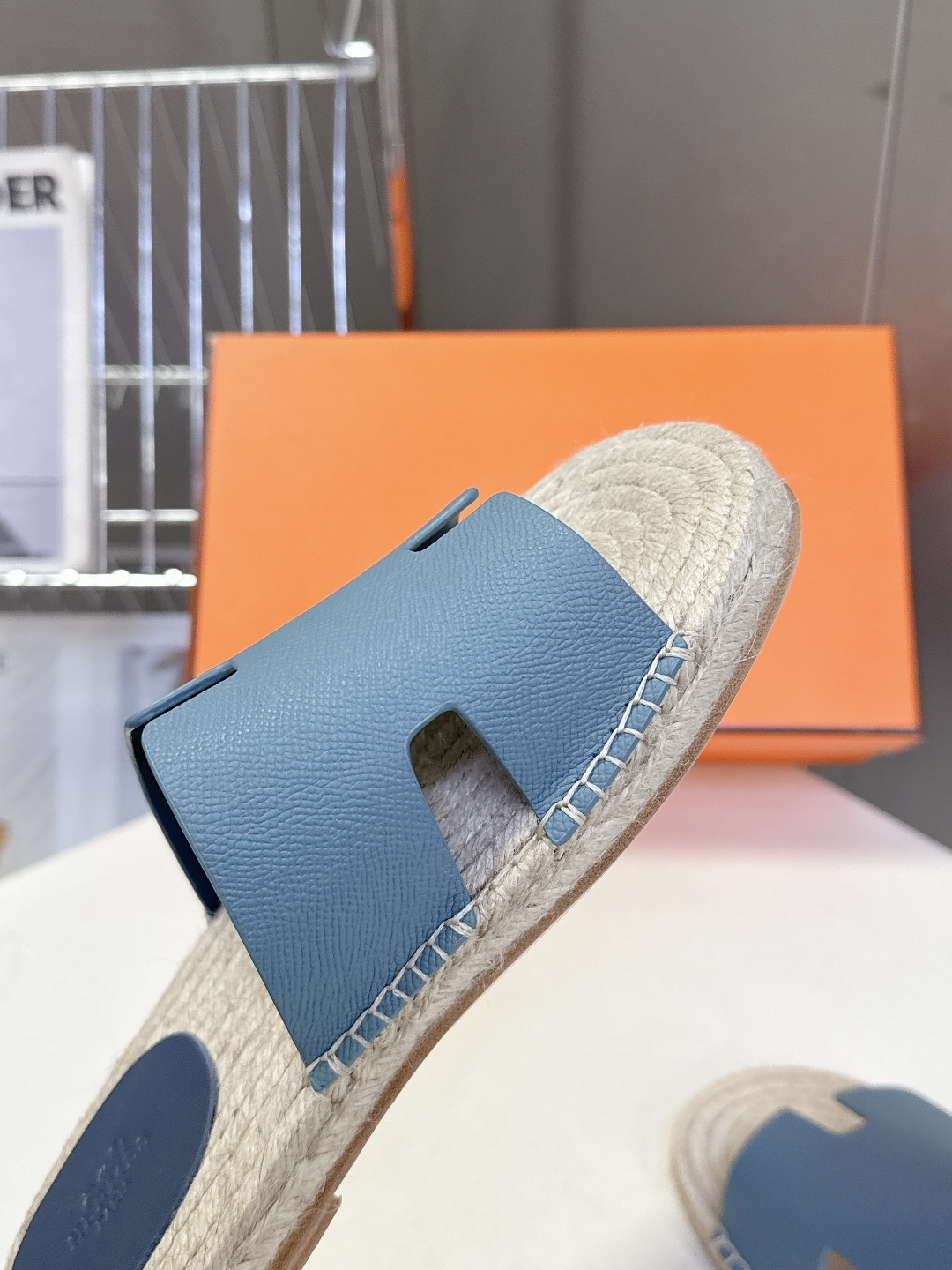 HERMES爱马仕春夏最新情侣款Antigua草编鞋 H拖鞋 超多明星网红种草 夏天必备 麂皮山羊皮草编