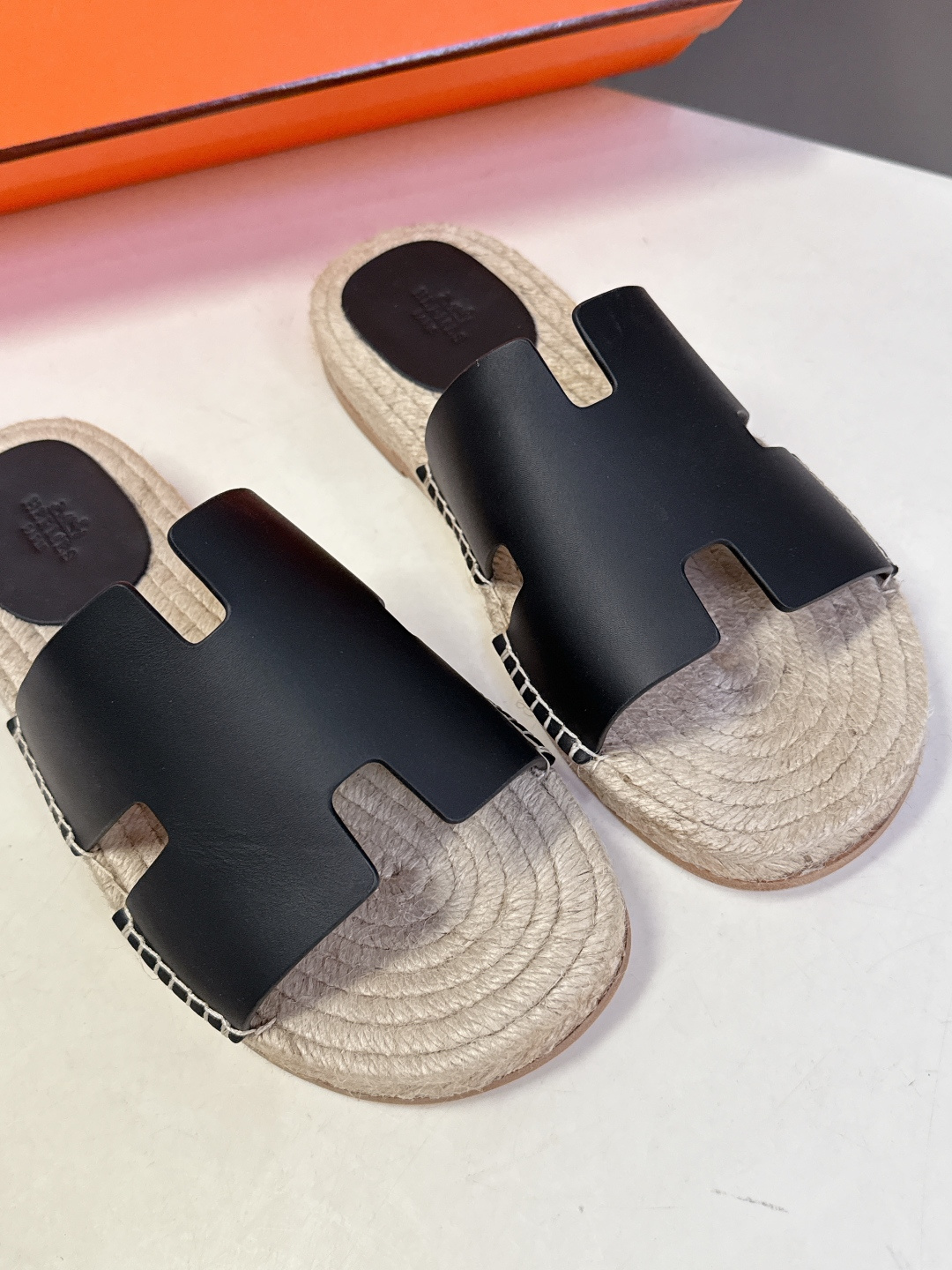 HERMES爱马仕春夏最新情侣款Antigua草编鞋 H拖鞋 超多明星网红种草 夏天必备 麂皮山羊皮草编