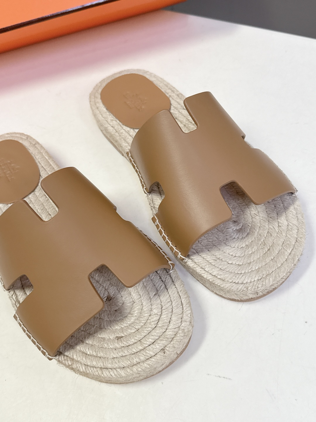 HERMES爱马仕春夏最新情侣款Antigua草编鞋 H拖鞋 超多明星网红种草 夏天必备 麂皮山羊皮草编