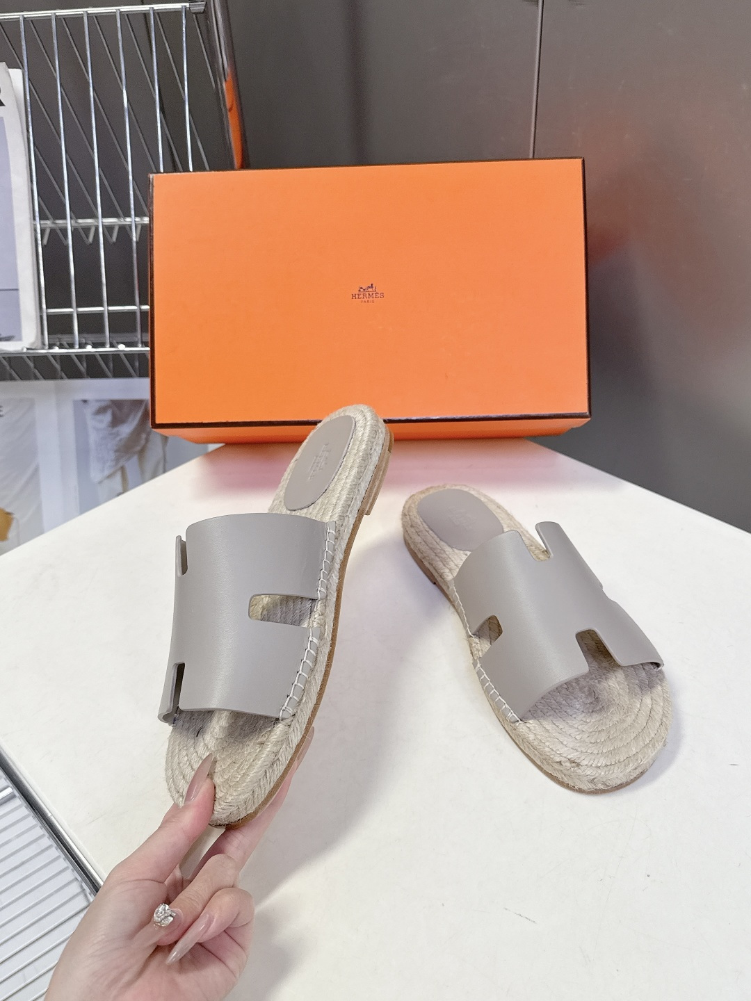 HERMES爱马仕春夏最新情侣款Antigua草编鞋 H拖鞋 超多明星网红种草 夏天必备 麂皮山羊皮草编