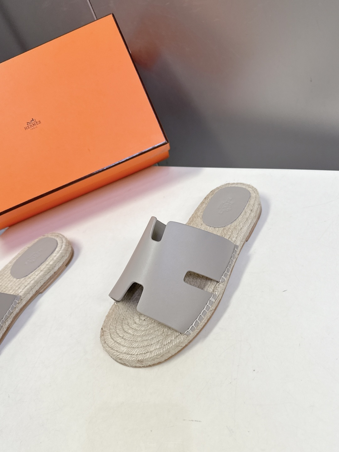 HERMES爱马仕春夏最新情侣款Antigua草编鞋 H拖鞋 超多明星网红种草 夏天必备 麂皮山羊皮草编