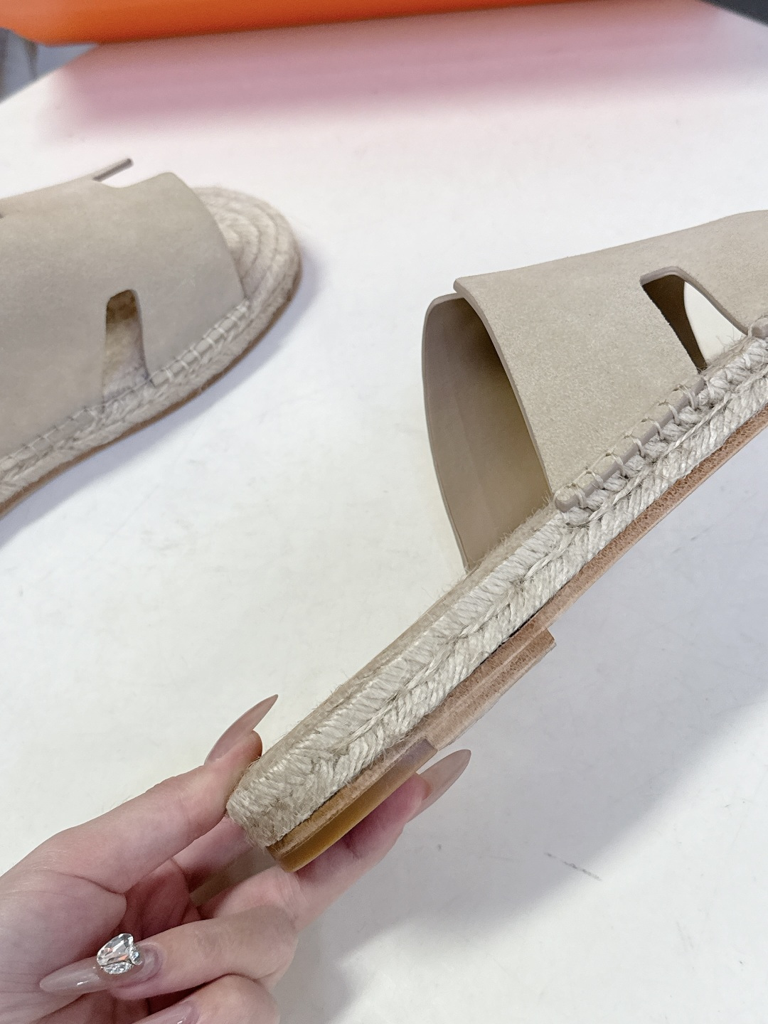 HERMES爱马仕春夏最新情侣款Antigua草编鞋 H拖鞋 超多明星网红种草 夏天必备 麂皮山羊皮草编
